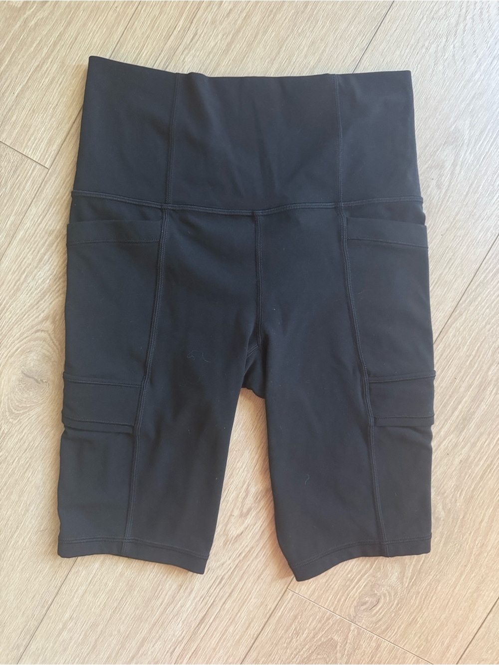 Athleta Salutation Stash Cargo 9” Short Black Size XXS